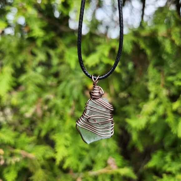 Handmade beach glass necklace - Picture 1 of 3